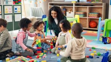 Captive Minds, Free Futures: What Large-Scale Schools And Childcare Organizations Must Learn About Manipulation